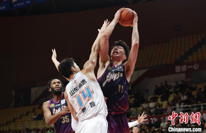 山东男篮客场以108-102战胜浙江，盖利砍下34分成