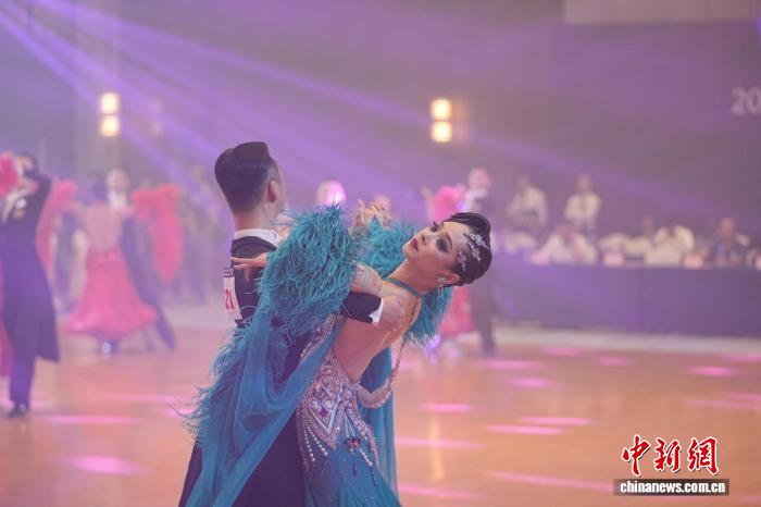 2025湖南体育舞蹈大赛长沙启幕 70余支队伍角逐竞