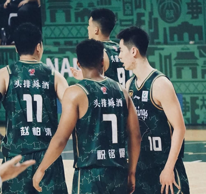 南京同曦内讧崩盘广厦核心重伤广东德比神反转