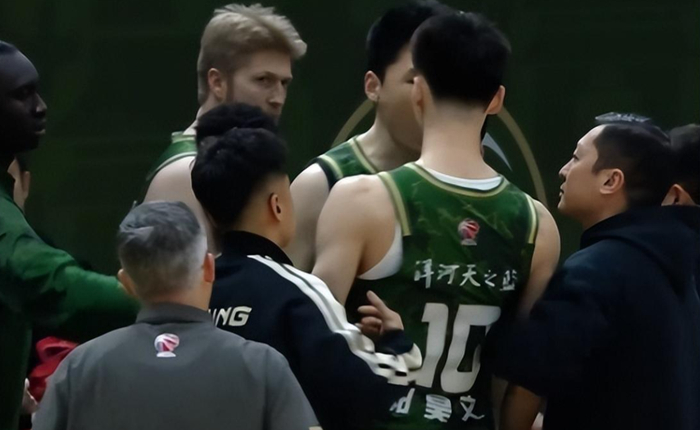 南京同曦内讧崩盘广厦核心重伤广东德比神反转