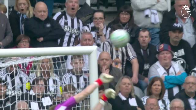 英超焦点战：桑德兰双杀纽卡斯尔联 穆里尼的告