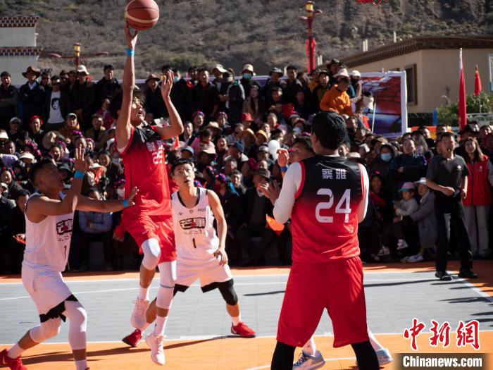 西藏首届乡村篮球联赛“康BA”开幕 12支队伍角逐