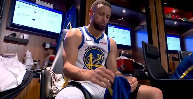 库里复出首战力挽狂澜勇