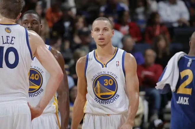 库里复出首战力挽狂澜勇士险遭火箭绝杀