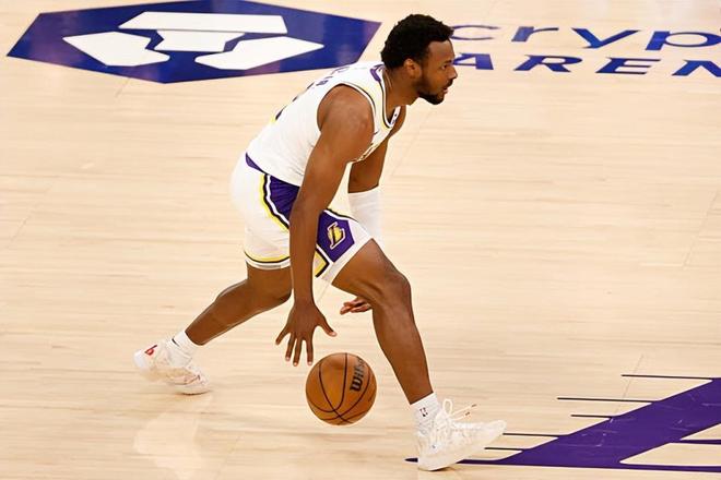 湖人轻取爵士迎三连胜 布朗尼11分助球队大胜