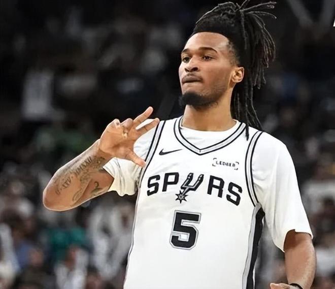 文班亚马季后赛首秀砍35分 马刺轻取开拓者